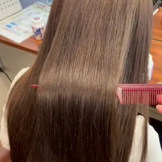 ロング スダ ユキナ 髪質改善水素カラーのヘアスタイル