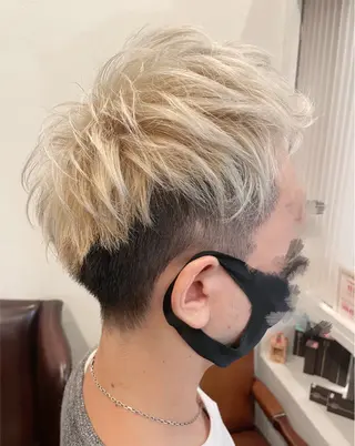 ショート カラー 村上 滉弥のヘアスタイル