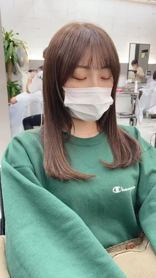 ミディアム カラー パーマ ヘアアレンジ メンズ キッズ ネイル マツエク・マツパ 韓国🇰🇷レイヤー カットオリーブカラーのヘアスタイル