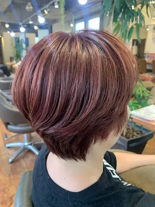 ショート カラー 山形 梨沙のヘアスタイル
