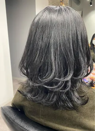 セミロング ショート・ウルフ✂︎ 安住有咲子のヘアスタイル