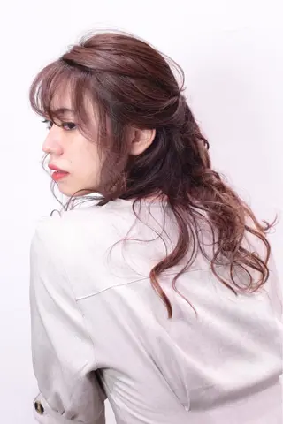 ロング ヘアアレンジ ミドウチ アヤカのヘアスタイル