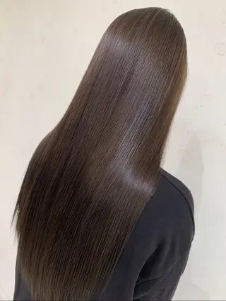 セミロング 水原　悠吾 ELISS　ブリーチのヘアスタイル