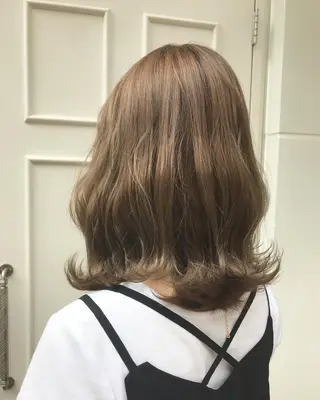 ミディアム uru" すずきさゆりのヘアスタイル