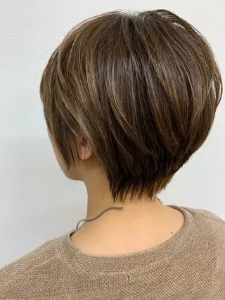 ショート カラー 大平 京佳のヘアスタイル