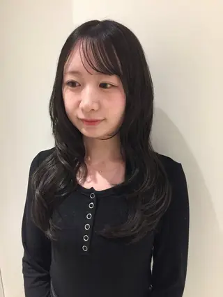 ロング 髙林 優衣のヘアスタイル