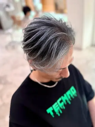 ショート カラー メンズ バレイヤージュ/ シャドウルーツ/安室のヘアスタイル