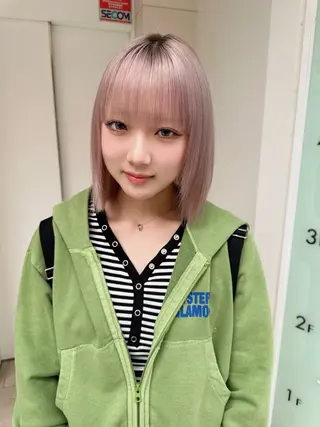 ミディアム カラー ハイトーン/ ブリーチ/縮毛矯正のヘアスタイル