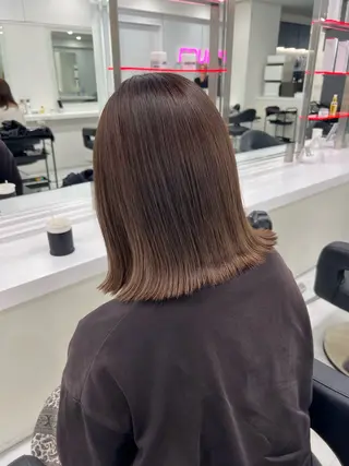 ショート カラー 透明感カラー🫧 レイヤーカットのヘアスタイル