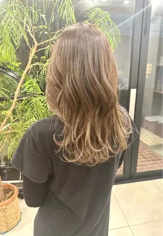 カラー 長谷川 大貴のヘアスタイル