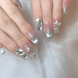 ネイル LOVE NAIL 店長　MIKAのネイルデザイン