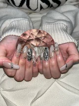 ネイル nail.salon .Reversalのネイルデザイン