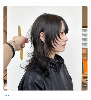ミディアム 大阪ウルフカット ハッシュカットのヘアスタイル