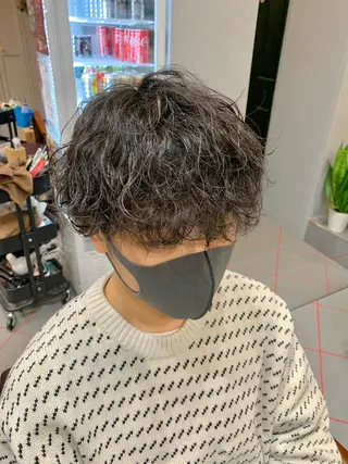 ショート パーマ メンズ 【扱いやすいパーマ】 眞鍋拓己のヘアスタイル