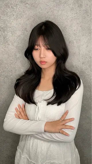 ロング カラー 紅都🫧透明感 水光カラー🫧のヘアスタイル