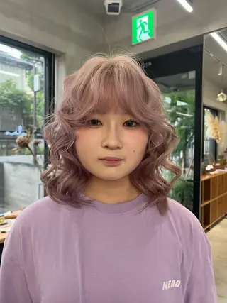 ミディアム サカモト ナオミのヘアスタイル