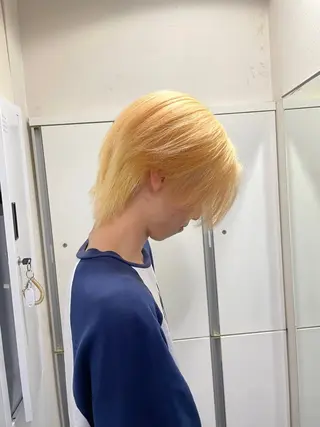 ショート カラー ハイトーン/レイヤー 似合わせ・ユキノのヘアスタイル