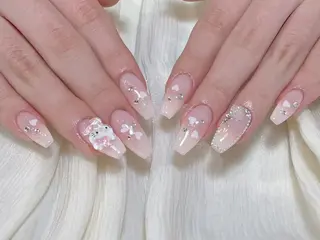 ミディアム 💅 リリアのネイルデザイン