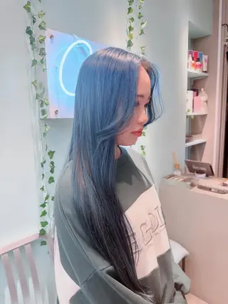 ロング カラー 岡野 静華のヘアスタイル
