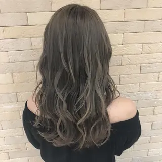 ロング 大人女性に寄り添う 髪質改善サロンのヘアスタイル