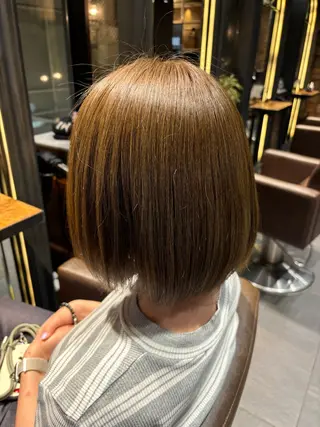 ミディアム MINX 井上 ヨウ 艶髪カラー/レイヤーのヘアスタイル