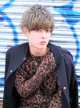ショート カラー パーマ メンズ 境 健助のヘアスタイル