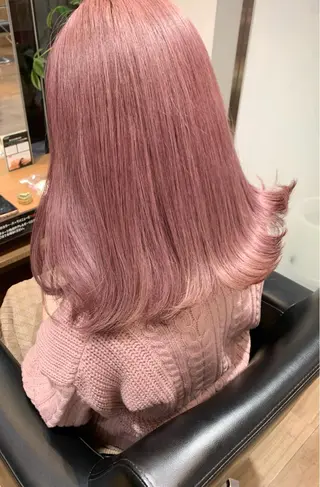 セミロング カラー 薄田 珠美のヘアスタイル