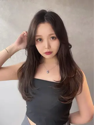 ロング カラー 韓国/レイヤー/ 透明感🩶ひかる🩶のヘアスタイル