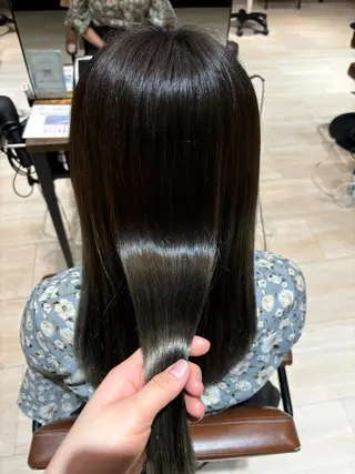 ロング レイヤーカット/艶 カラー/直井優花のヘアスタイル