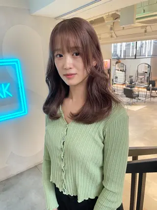 カラー 🎀ボブ＋ハイトーン シュカ👶🏻のヘアスタイル