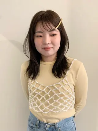 ミディアム カラー 落合希 Olivebeigeのヘアスタイル