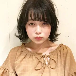 ミディアム カラー スナコザワ レナのヘアスタイル