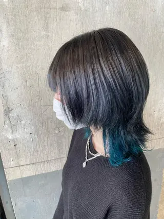 セミロング カラー 京谷 宥のヘアスタイル