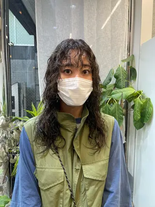 セミロング 早瀬裕之 パーマのヘアスタイル