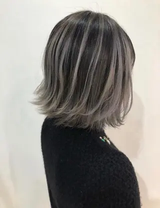 ショート カラー lucia RYOのヘアスタイル