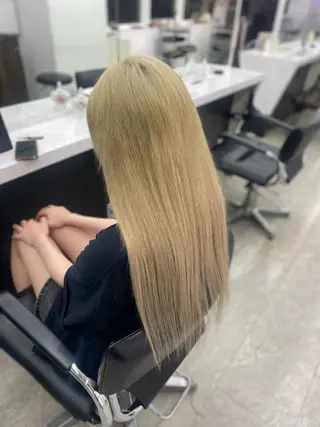 ロング MOMOKA🍑プル エクステ・ハイトーンのヘアスタイル