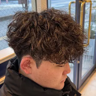 ショート パーマ メンズ 吉田 新平のヘアスタイル