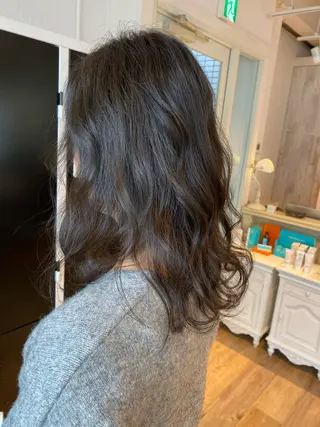 ロング カラー アンソニー ショウゴのヘアスタイル
