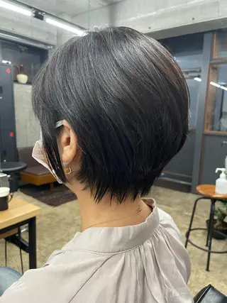 ショート レイヤー/透明感 カラー ☽EMIRIのヘアスタイル