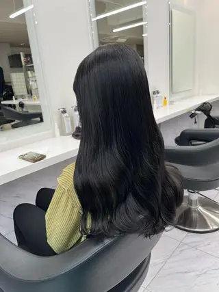 ミディアム 寒色＆ブリーチ特化 寒色MiOのヘアスタイル