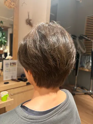 ショート カラー ヘアーアンベリール ことねのヘアスタイル