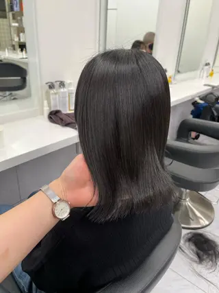 ミディアム 寒色＆ブリーチ特化 寒色MiOのヘアスタイル