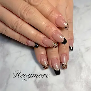 ミディアム ネイル nail salon Revymoreのネイルデザイン