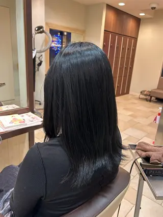 ミディアム カラー 脇野 真琴のヘアスタイル