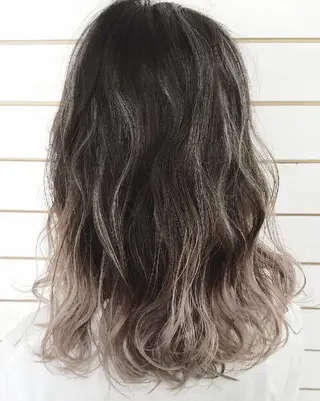 ミディアム 今中 小百合のヘアスタイル