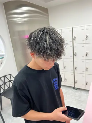 パーマ メンズ men's特化 値段以上の仕上がりにのヘアスタイル
