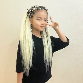ヘアアレンジ キッズ un par unの眉毛・アイブロウイメージ