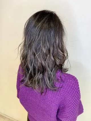 ミディアム カラー Miru by INCE HAIRのヘアスタイル
