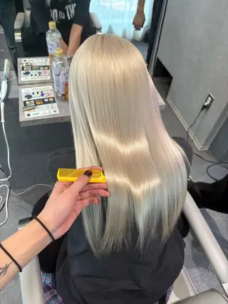 ロング カラー jyui/原宿 ハイトーン/デザインのヘアスタイル