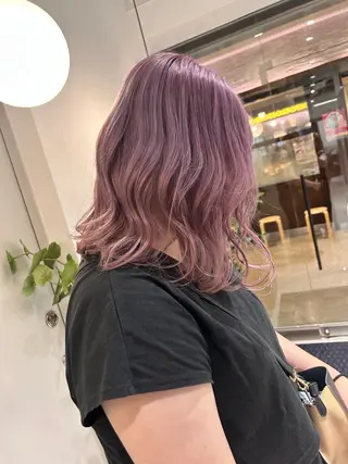 ミディアム カラー 薄田 珠美のヘアスタイル